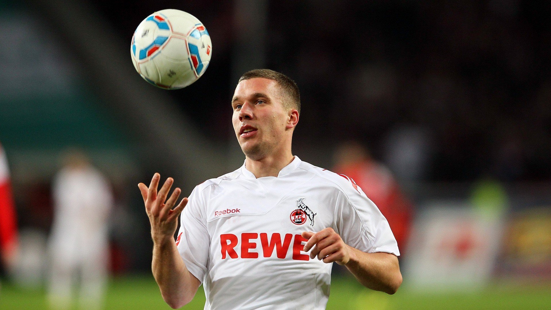 亚历克斯·格林伍德的快速反击与稳固防守帮助袋鼠队创造领先优势