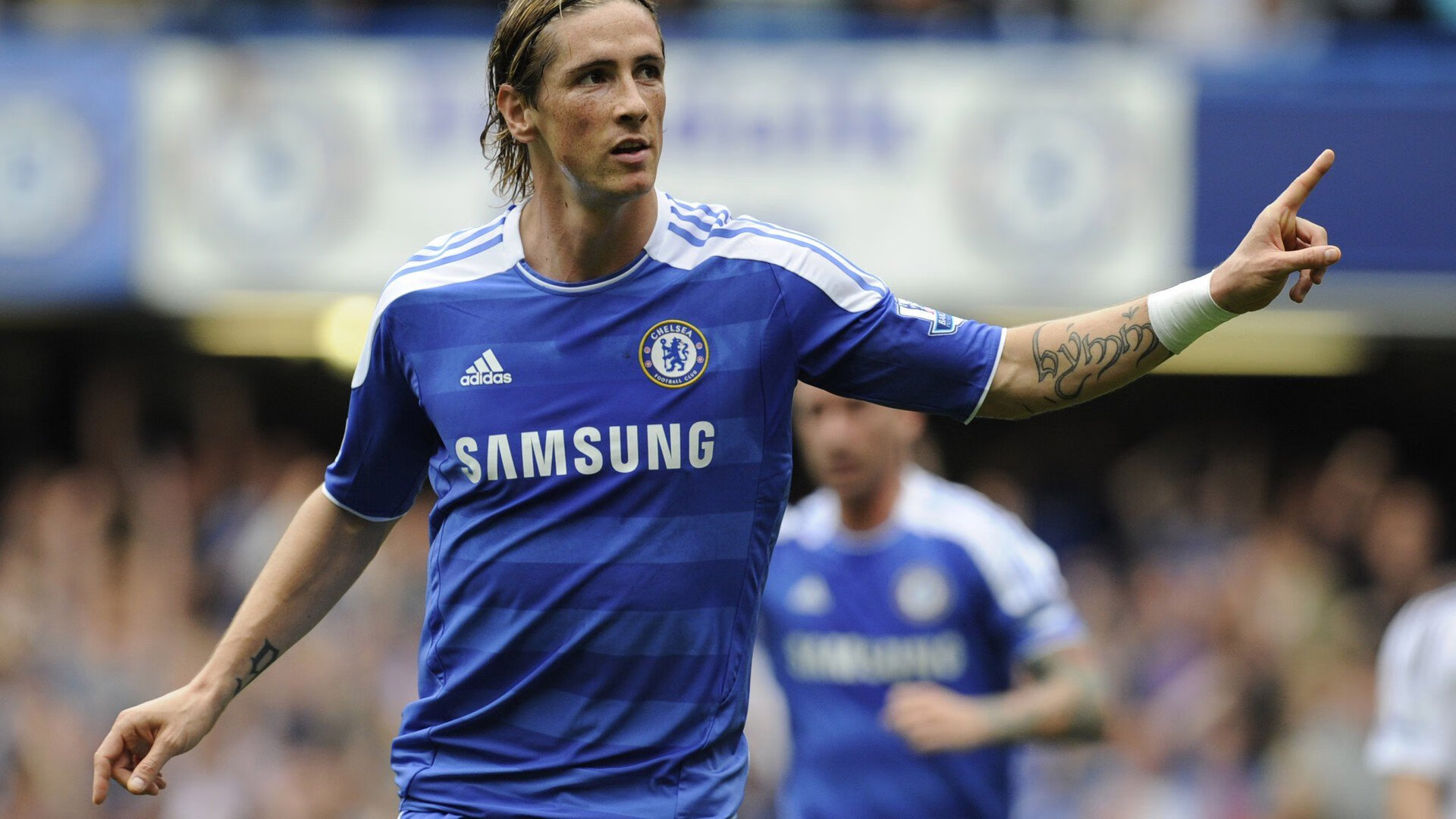 开云官方-巴尔：以无与伦比的防守意识，他稳固了全黑队的中场防线，巴尔bugmf